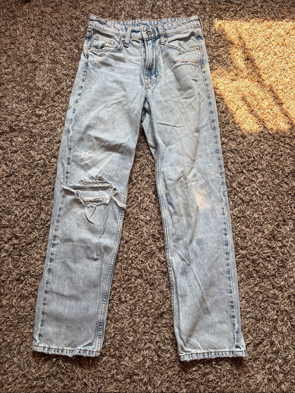 Light Wash Ripped women’s Jeans